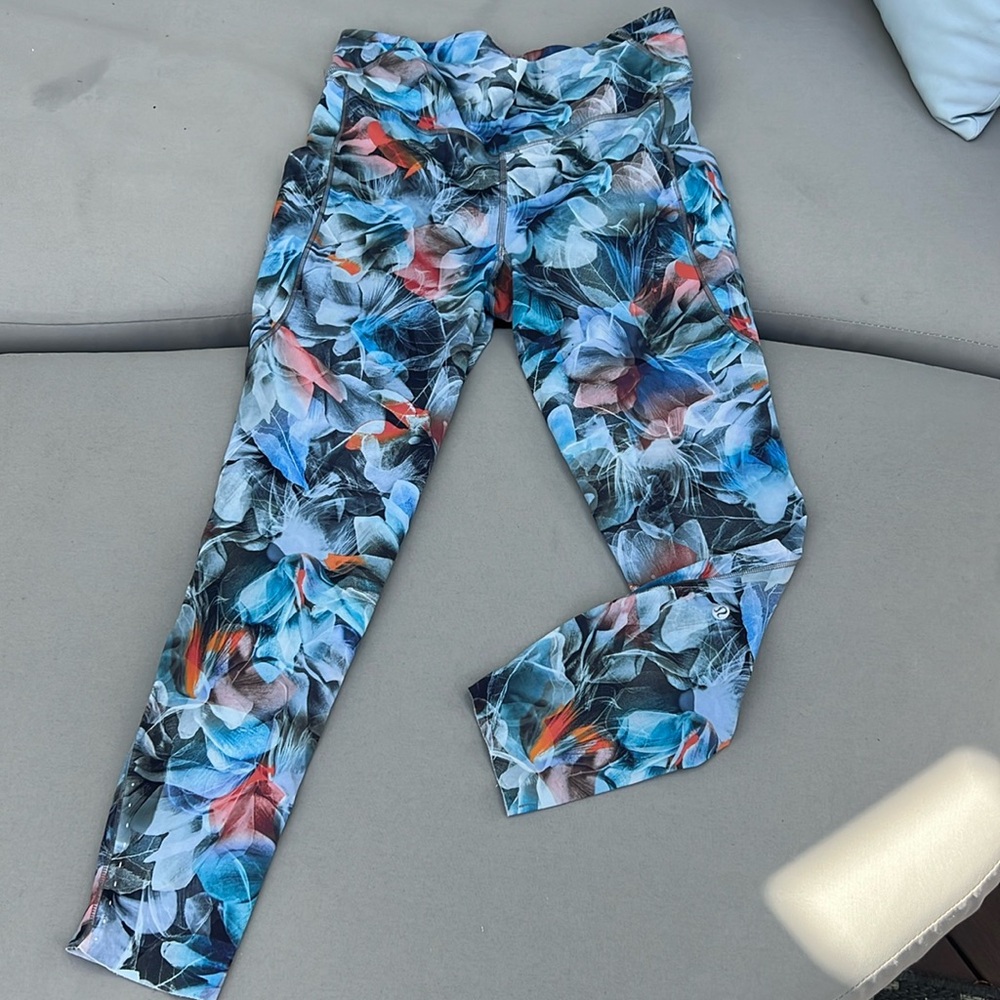 Lululemon Fast and Free High-Rise Leggings; Size 10.